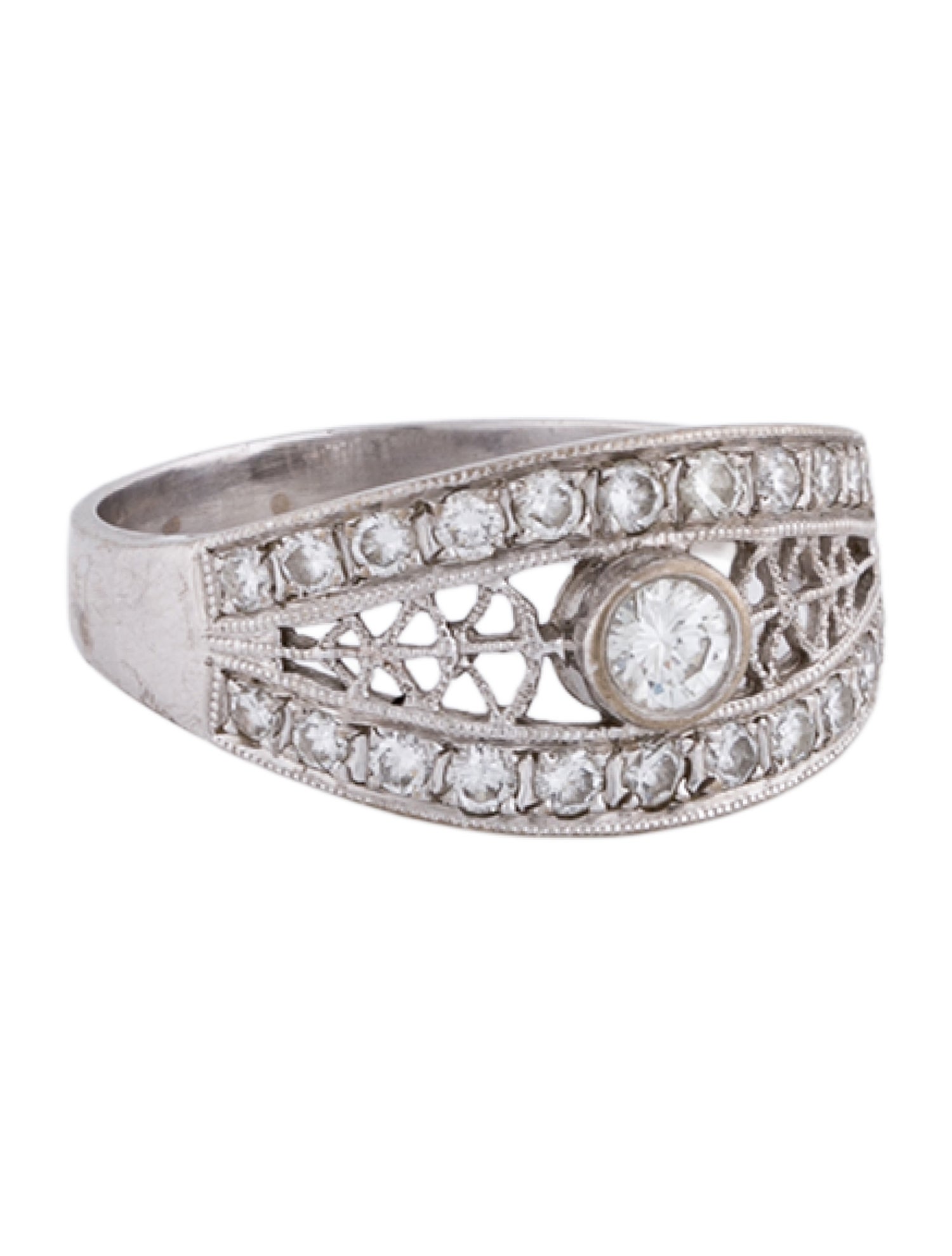 Ring 18K Diamond Domed Band