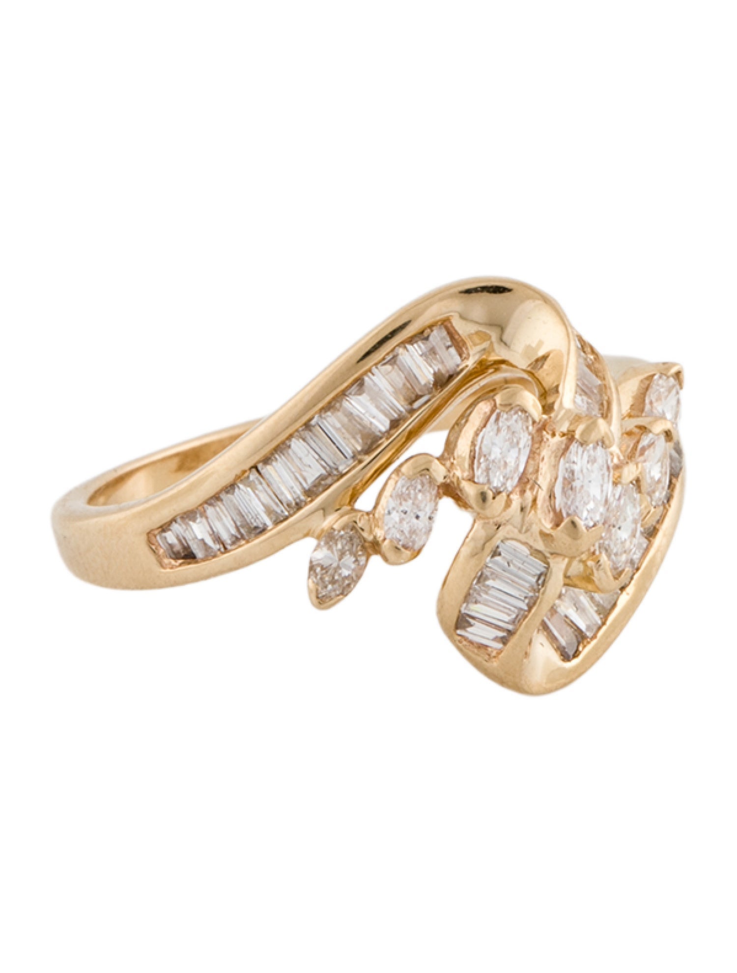 Ring 14K Diamond Swirl Cluster Cocktail