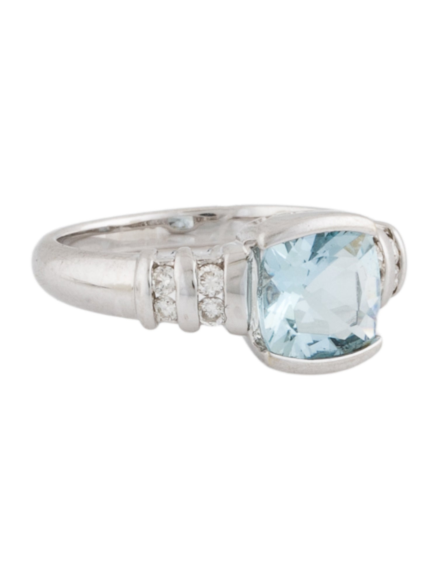 Ring 14K 1.25ct Aquamarine & Diamond Cocktail
