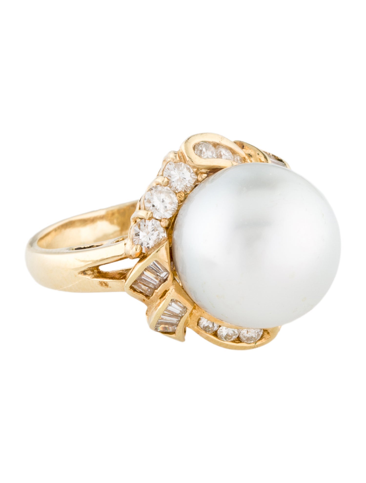 Ring 18K Pearl & Diamond Cocktail Ring