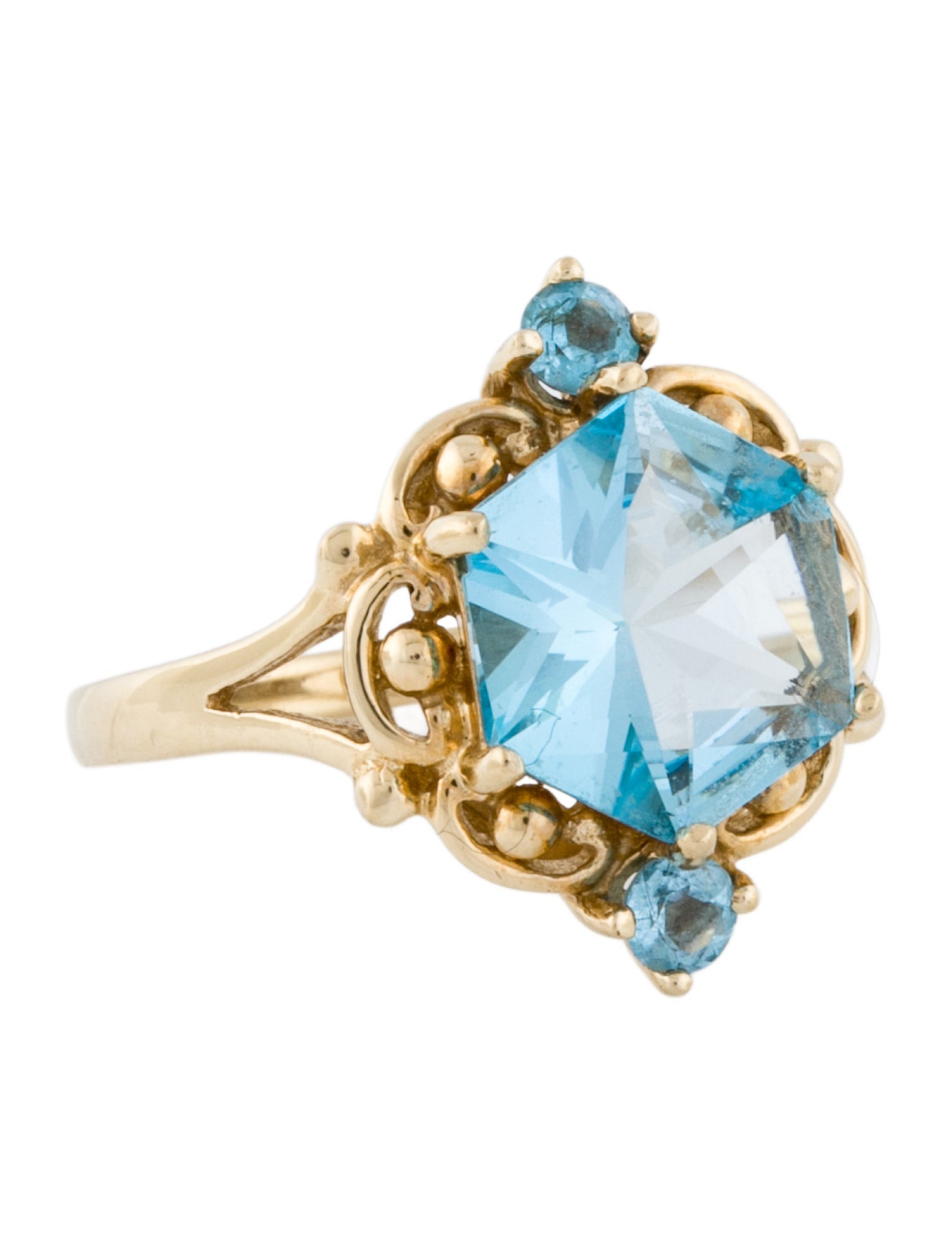 Ring 10K Topaz Cocktail