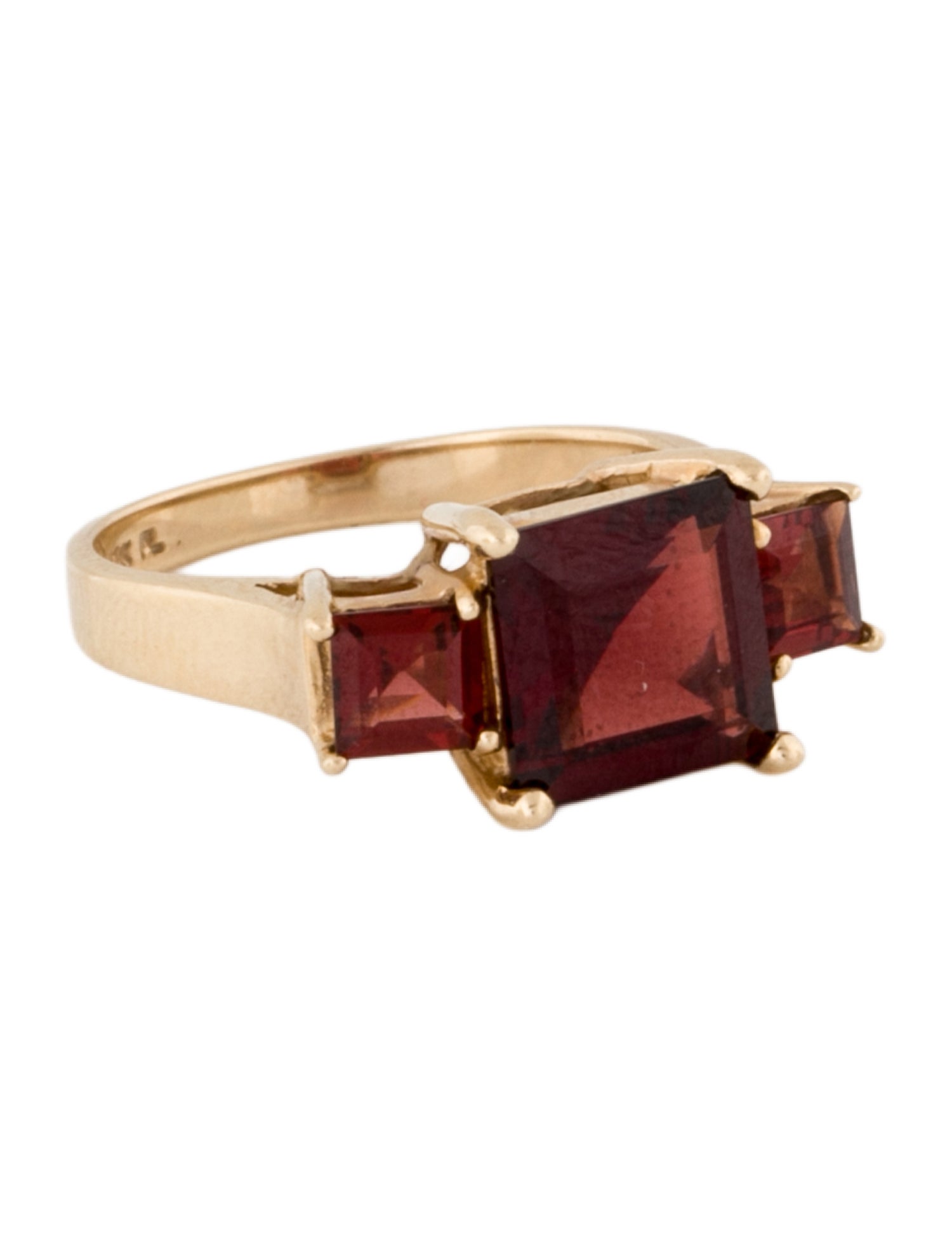 Ring 10K Garnet Cocktail