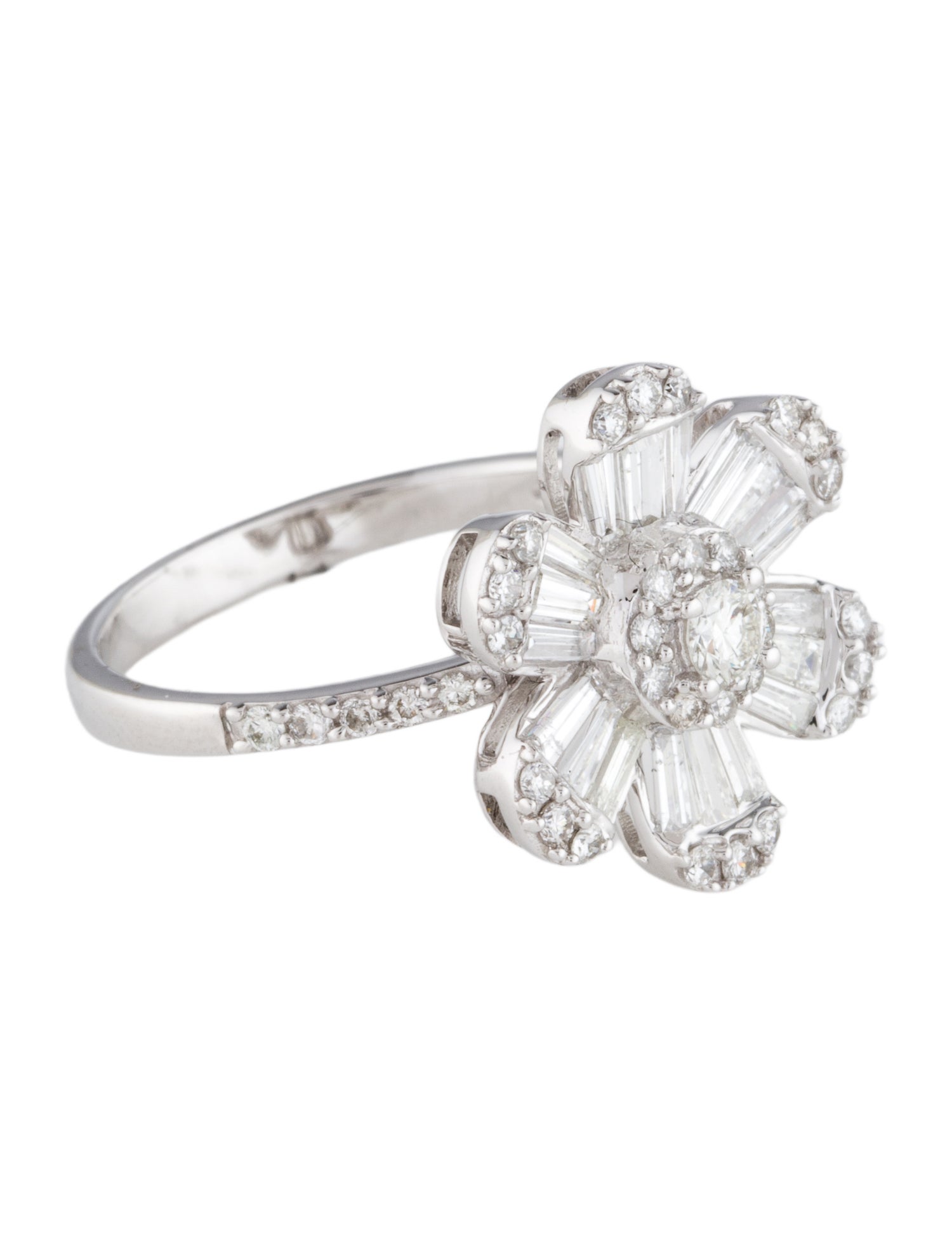 Ring 14K 1.09ctw Diamond Flower Cocktail Ring