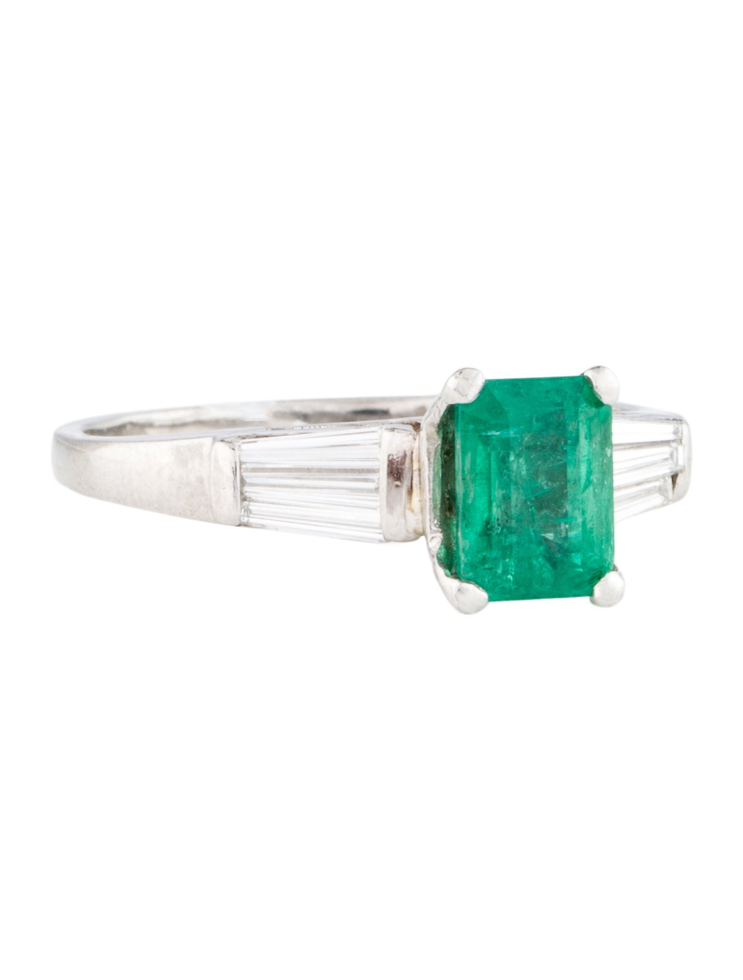 Ring Platinum Emerald & Diamond Cocktail