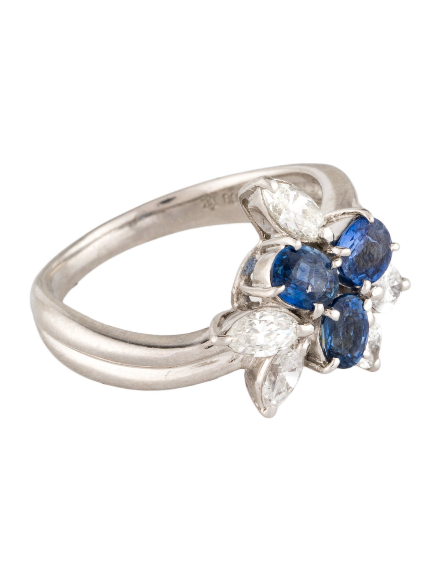 Ring Platinum Sapphire & Diamond Cocktail