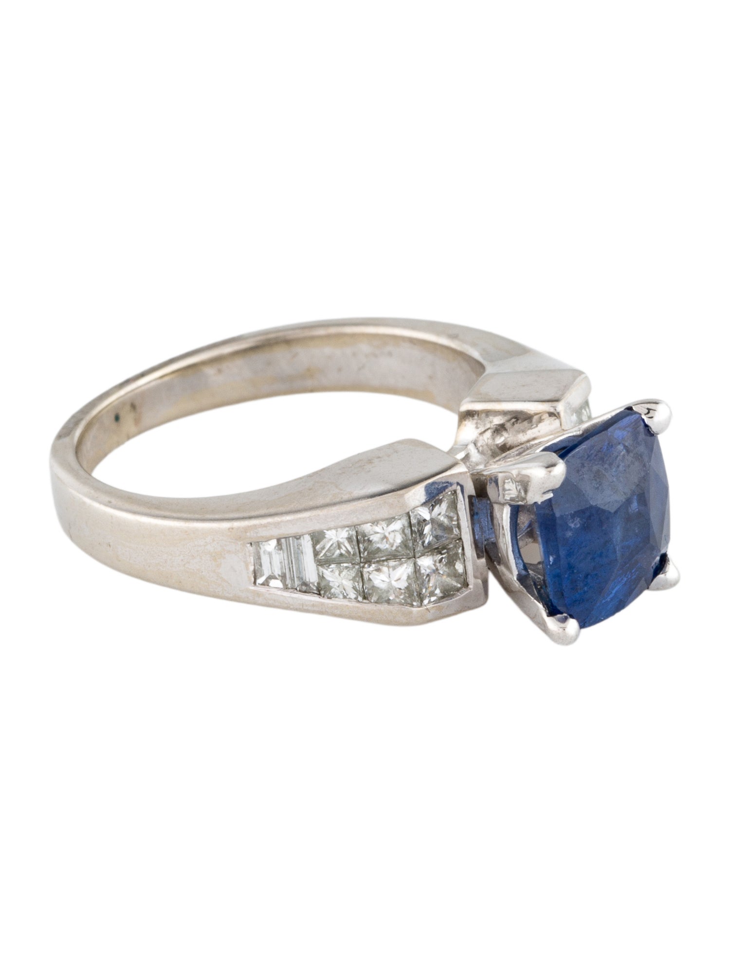 Ring 14K 2.30 Sapphire & Diamond Cocktail