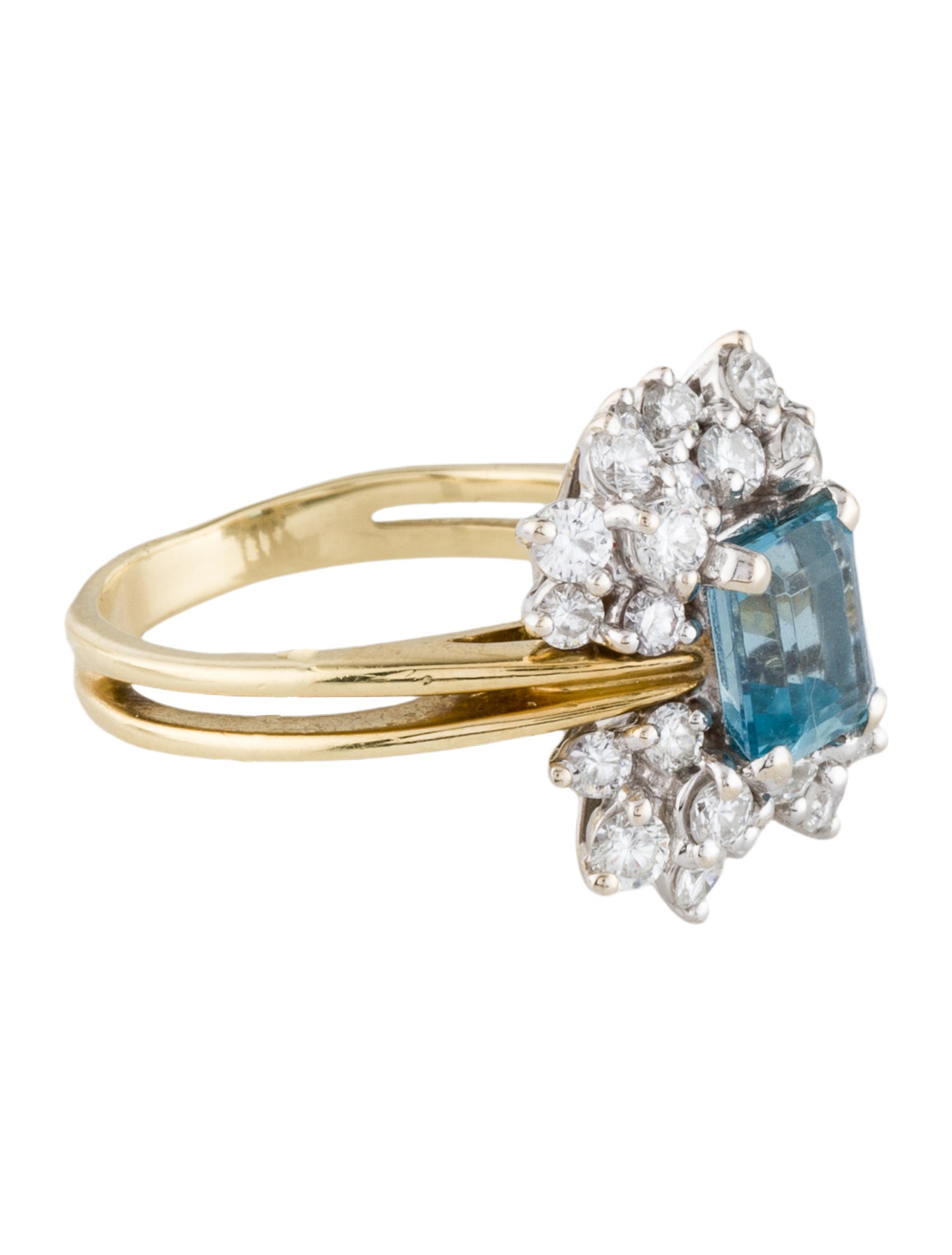 Ring 18K 1.51ct Aquamarine & 1.92 Diamond Cocktail