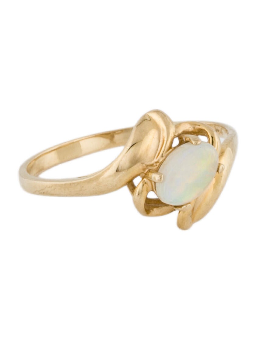Ring 14K Opal Cocktail