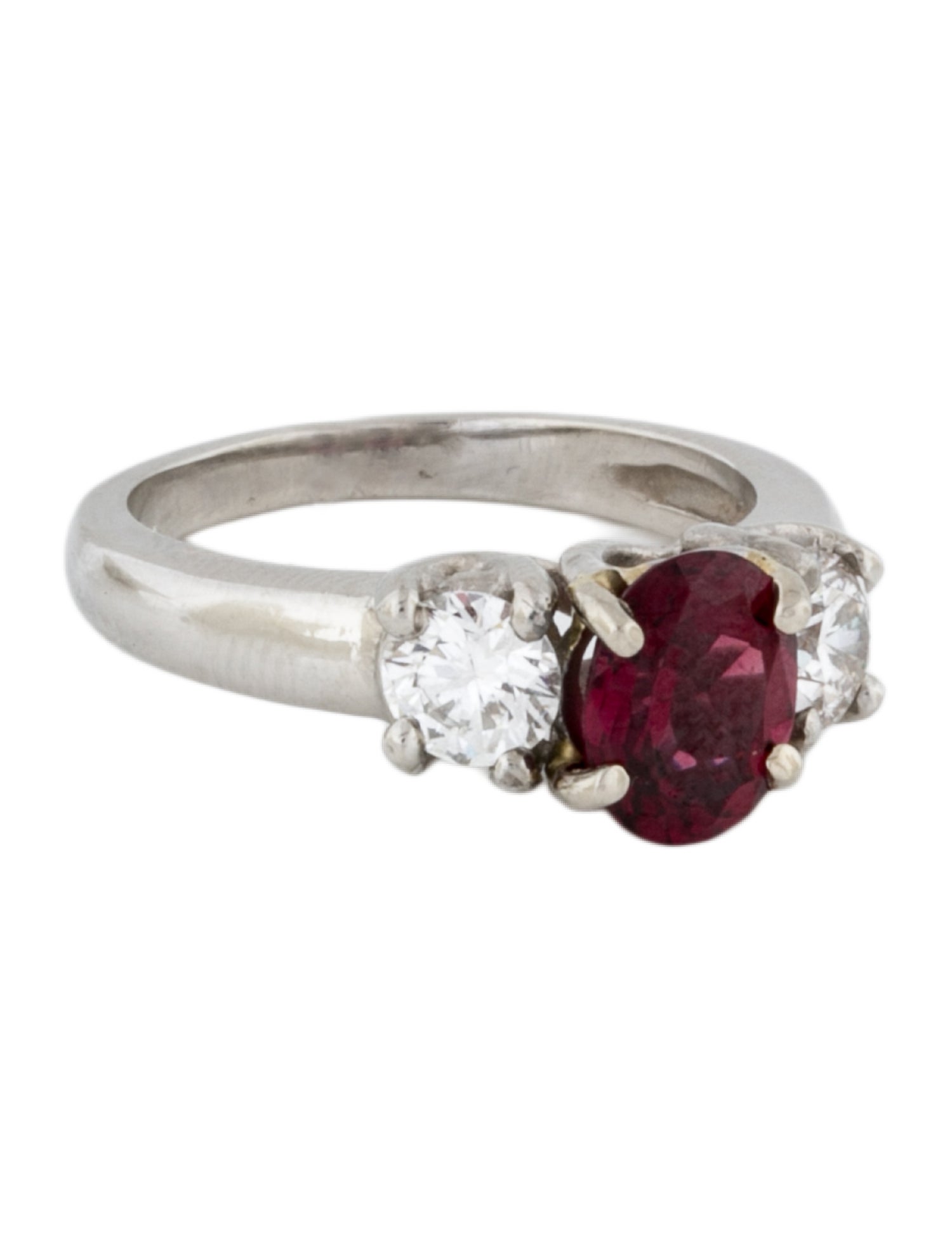 Ring Platinum Diamond & Garnet Cocktail