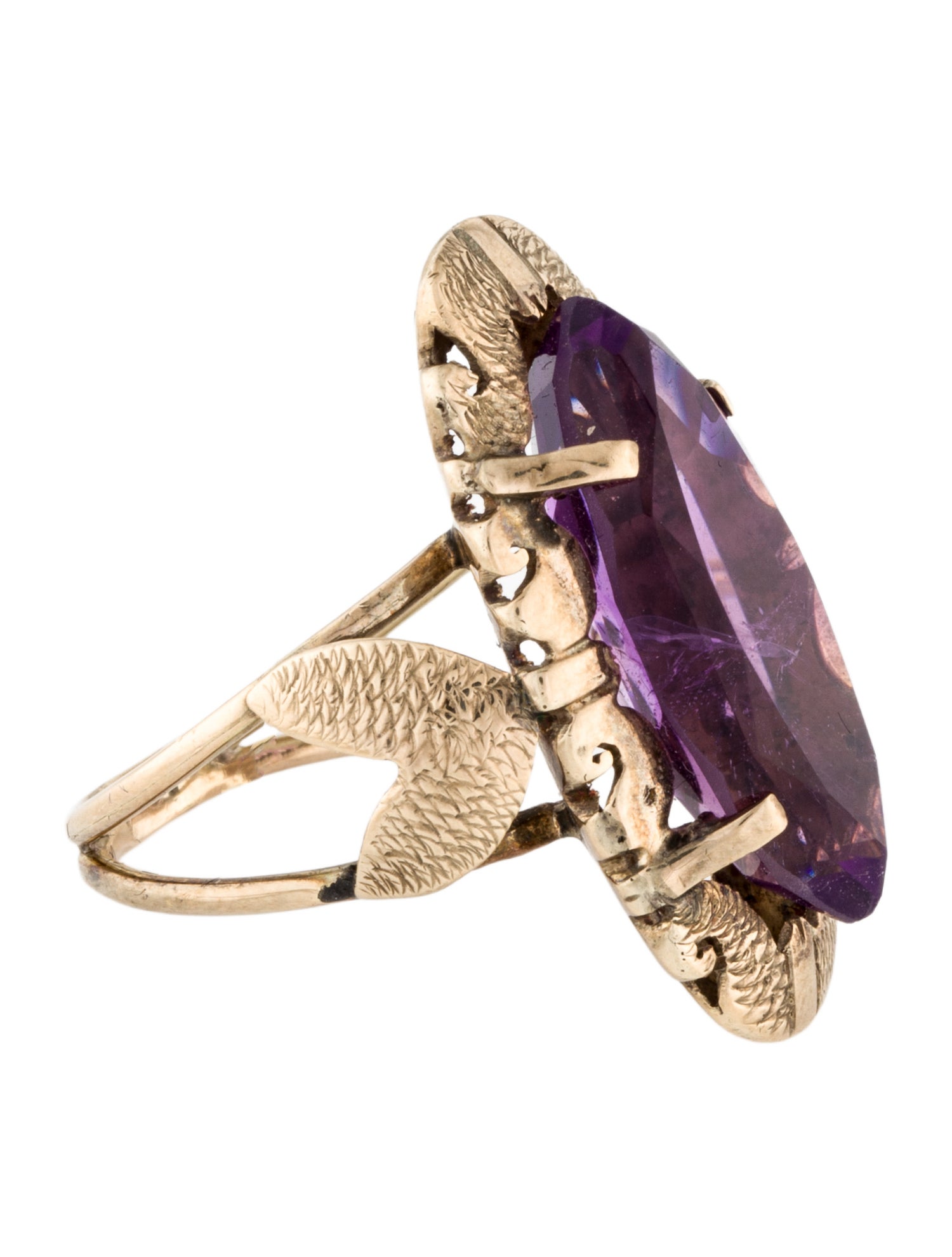 Ring 10K Amethyst Cocktail