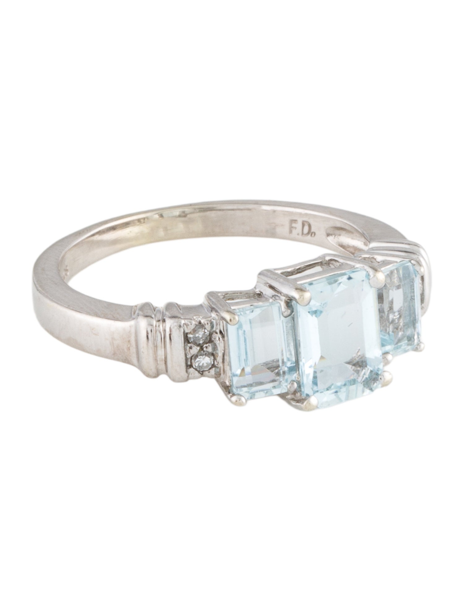 Ring 14K Aquamarine & Diamond Cocktail