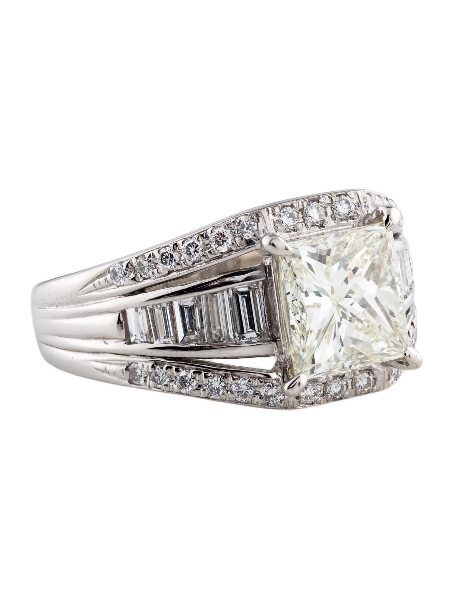 Ring Platinum 2.01ct Diamond Engagement