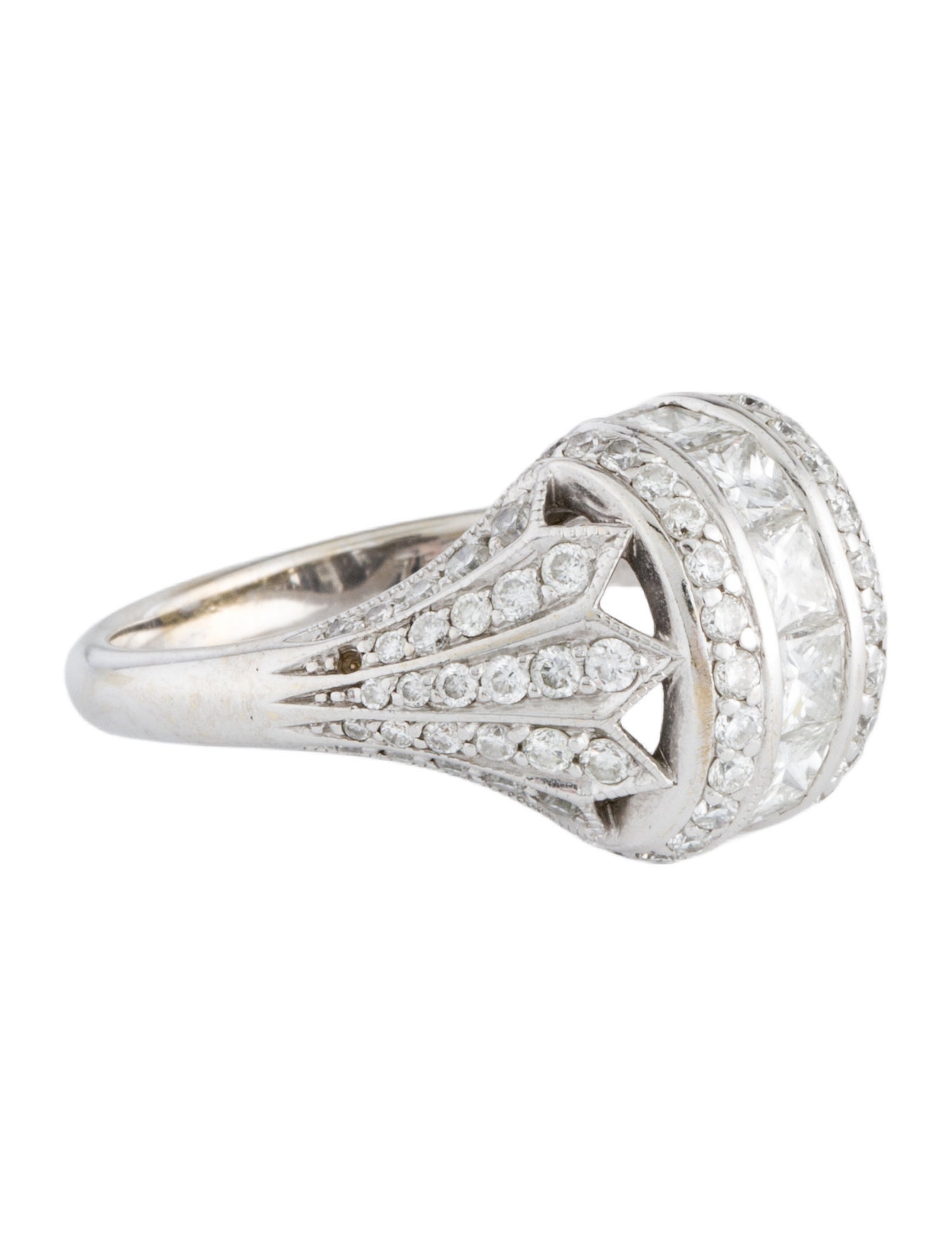 Ring 18K 1.57ctw Diamond Cocktail