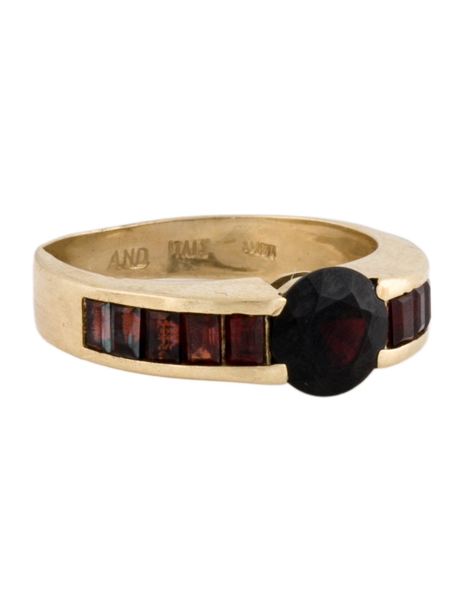 Ring 14K 2.71ctw Garnet Band
