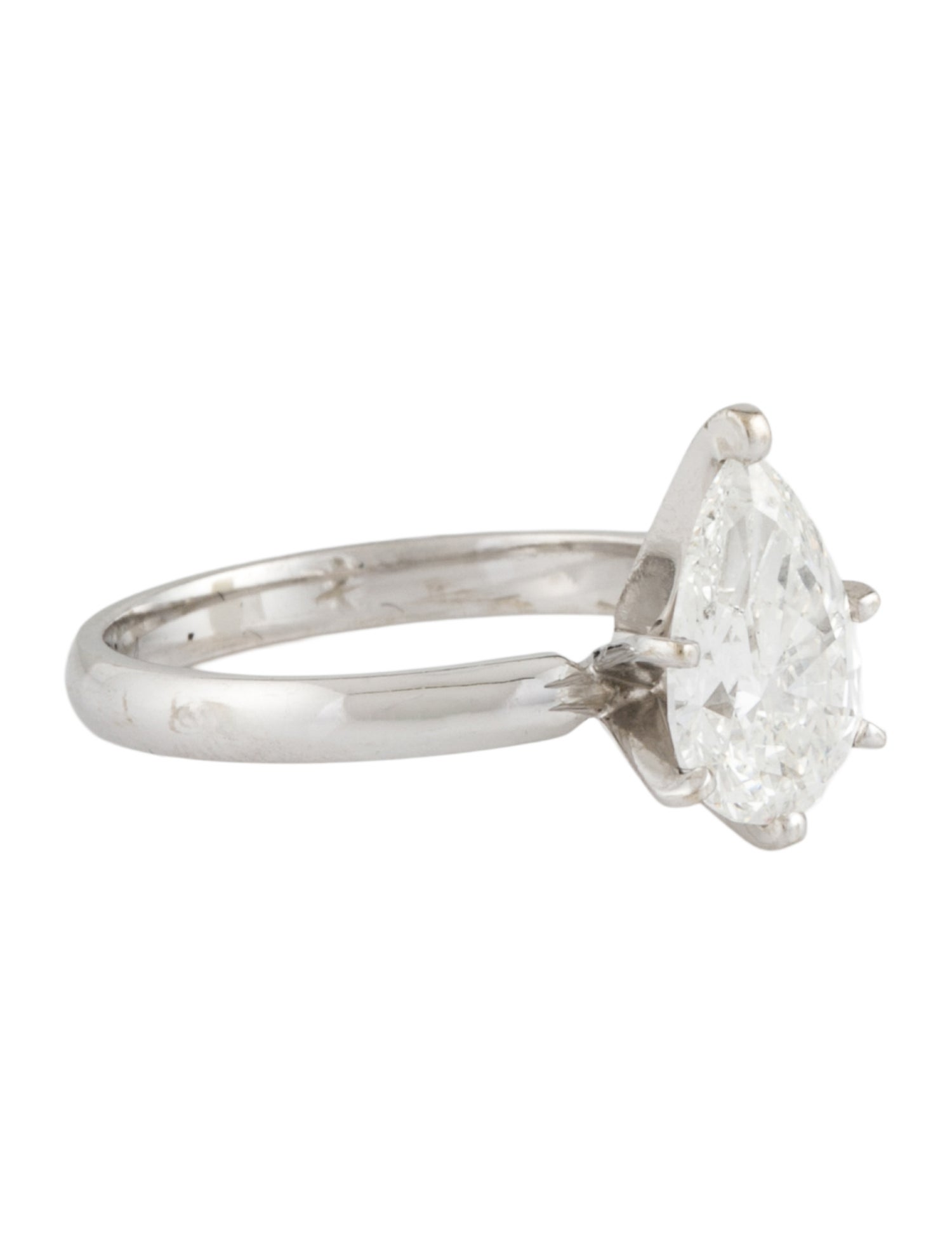 Ring 1.90ct Lab-Grown Diamond Engagement