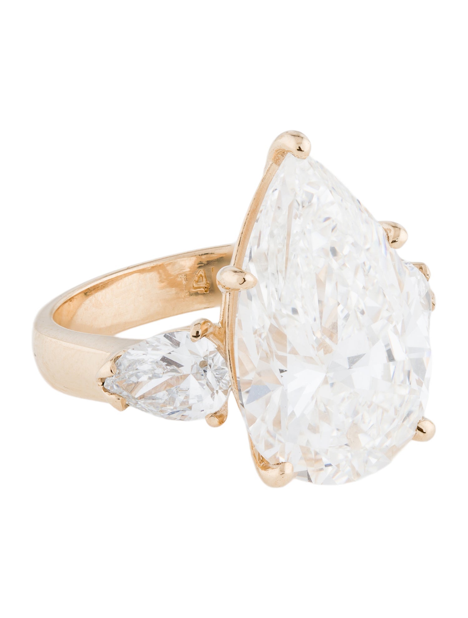 Ring 9.00ct Lab-Grown Diamond Engagement Ring