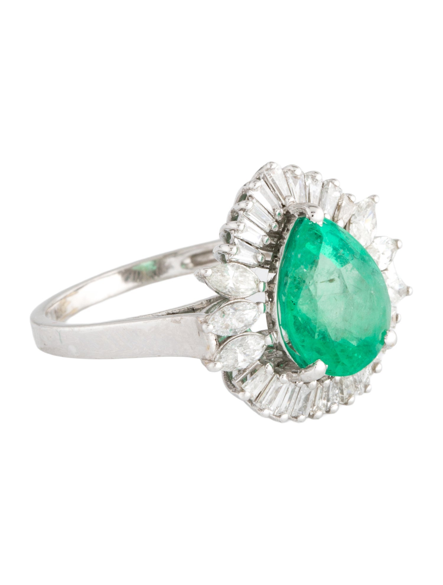 Ring 18K 2.73ct Emerald & Diamond Cocktail