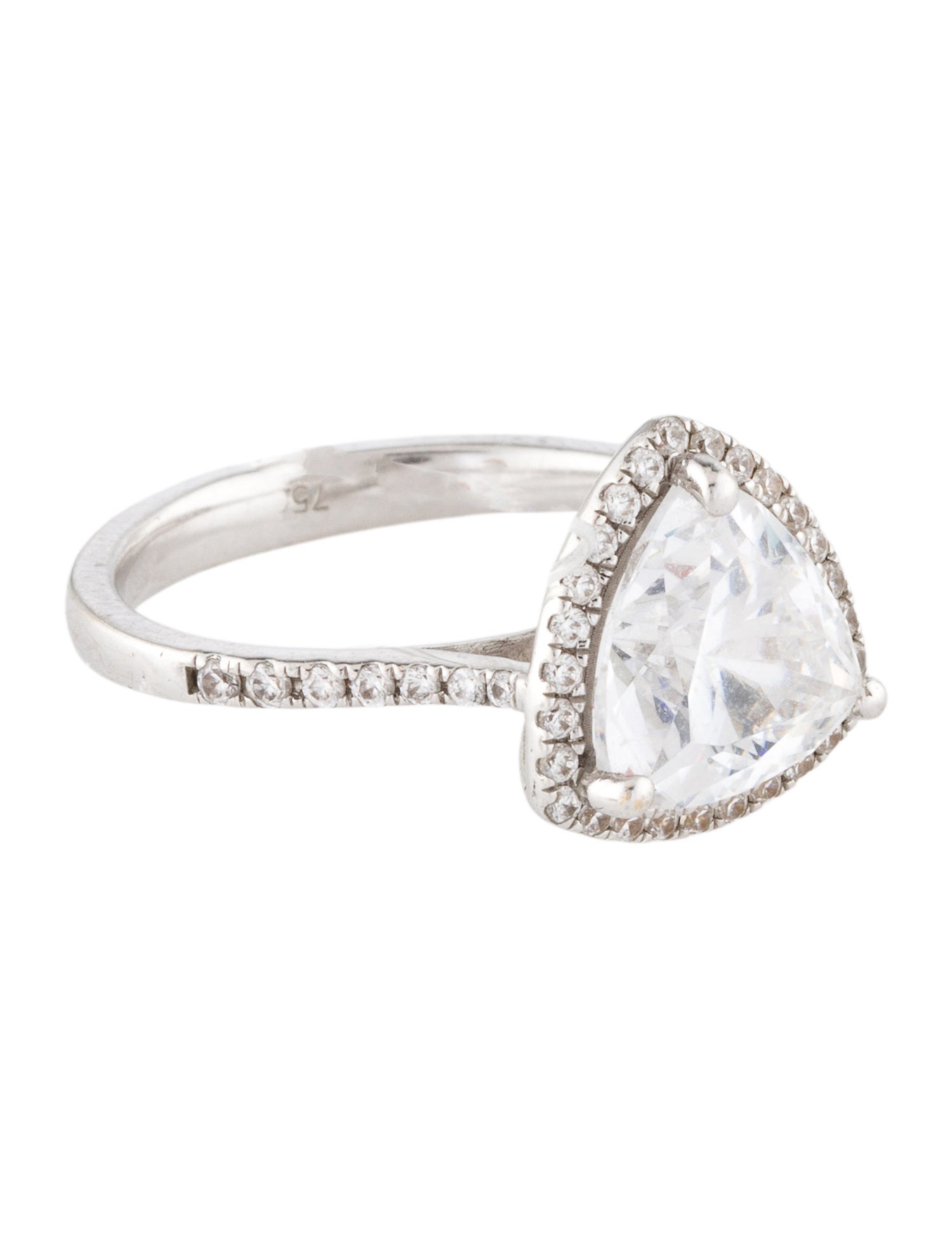 Ring 18K Cubic Zirconia Cocktail