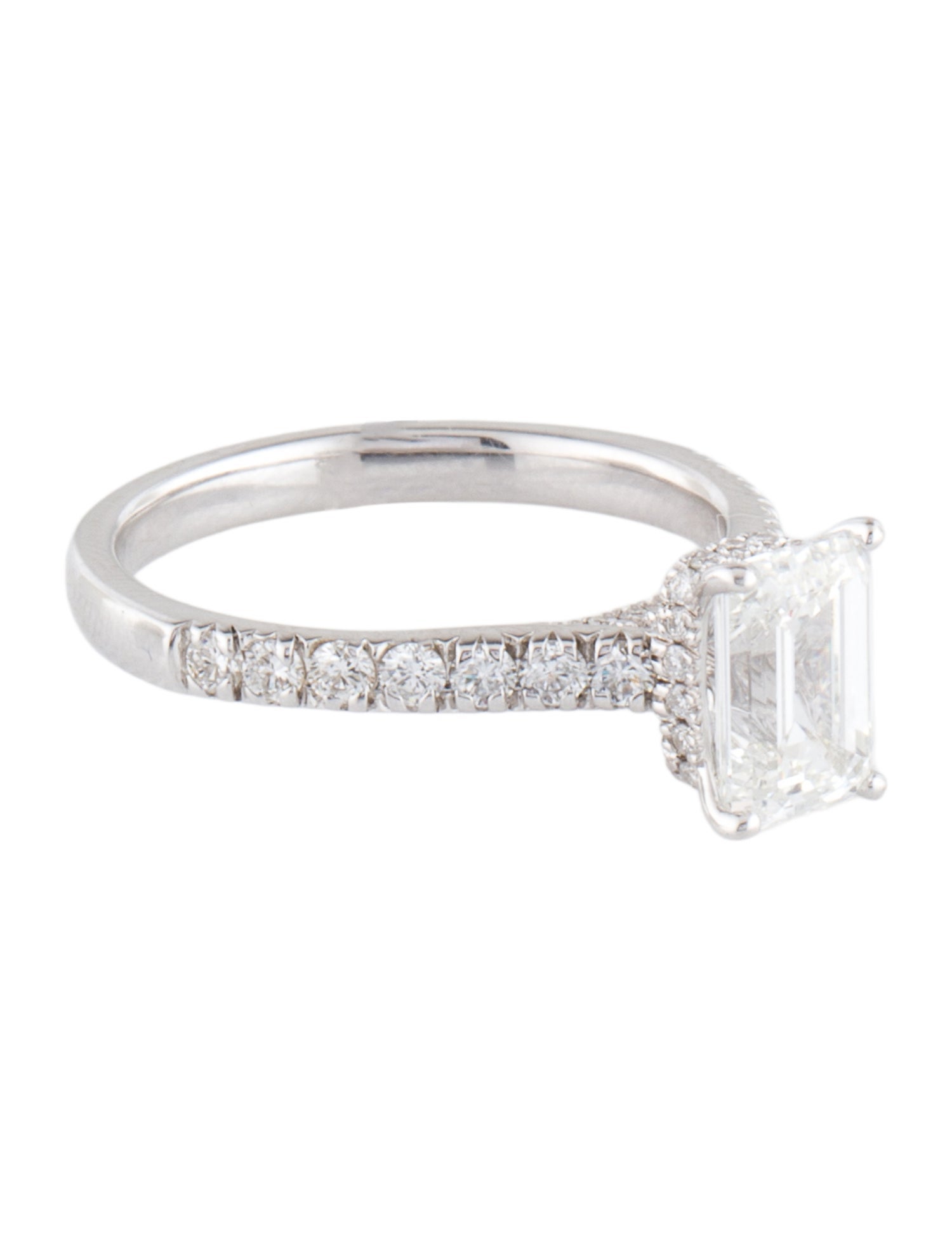 Ring 1.68ct Lab-Grown Diamond Engagement