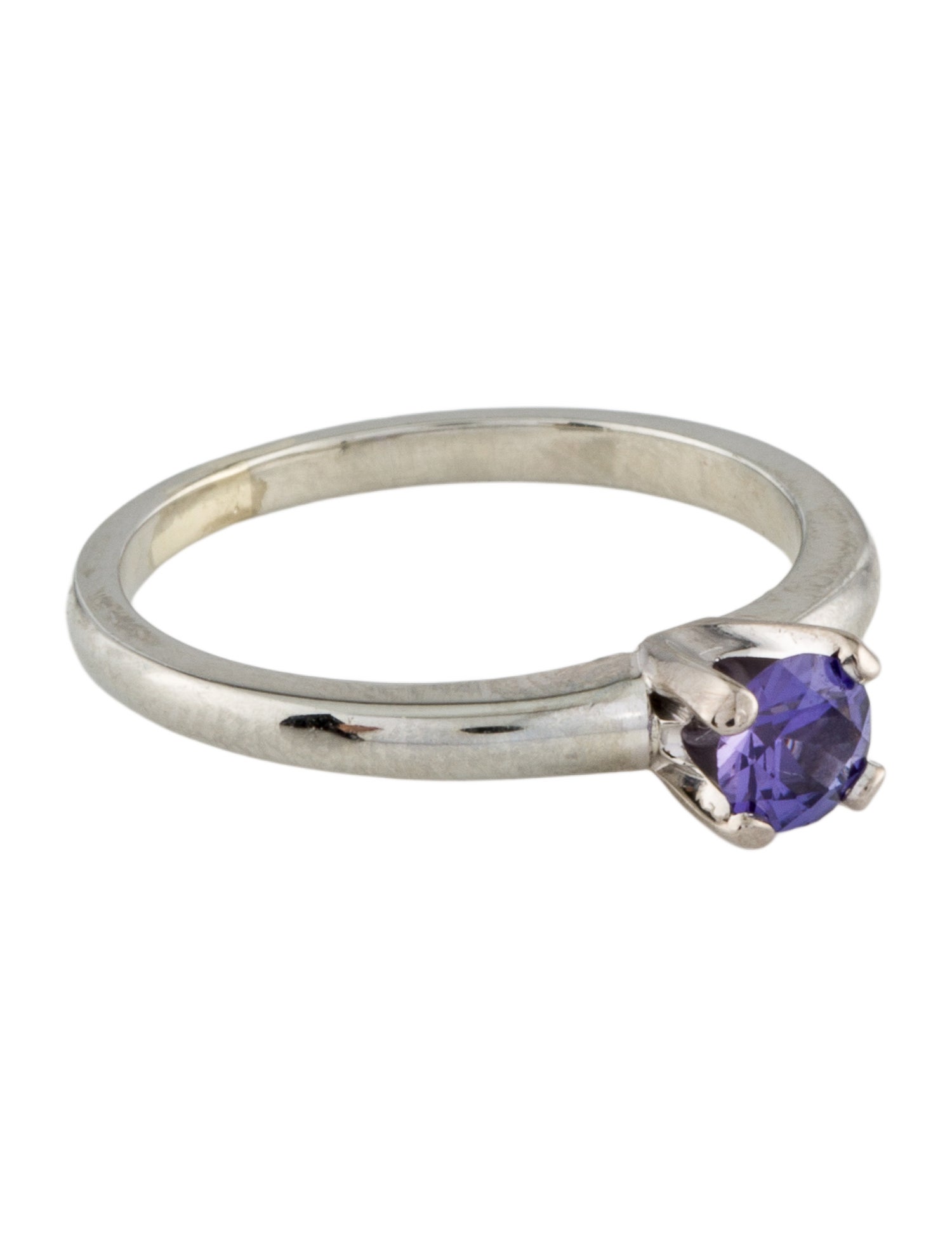 Ring 18K Synthetic Sapphire Solitaire