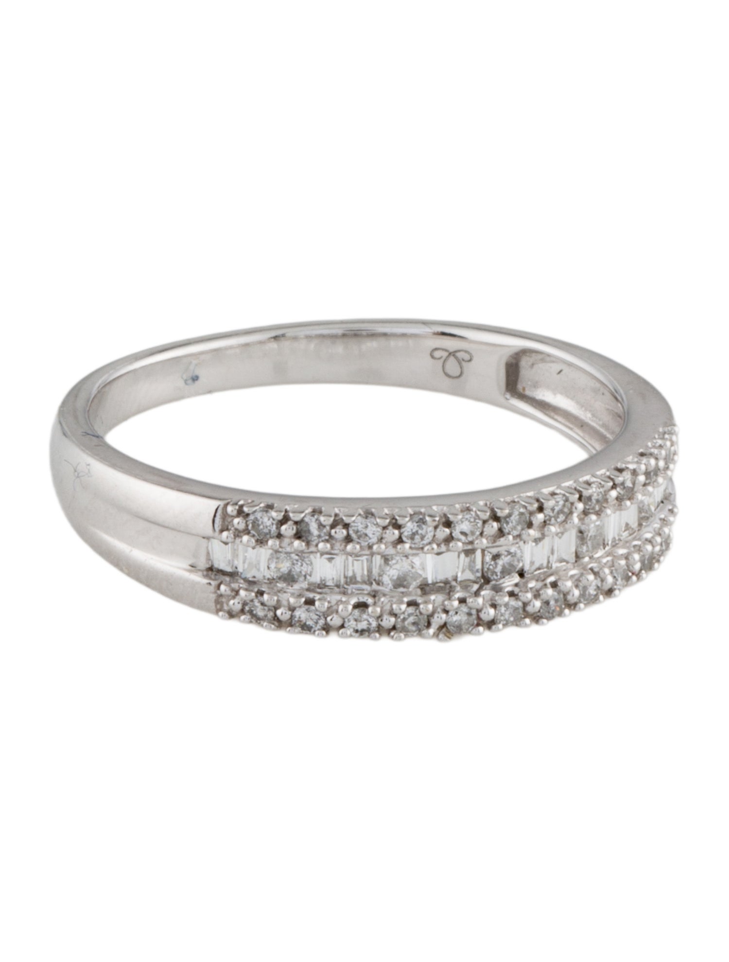 Ring 10K Diamond Band