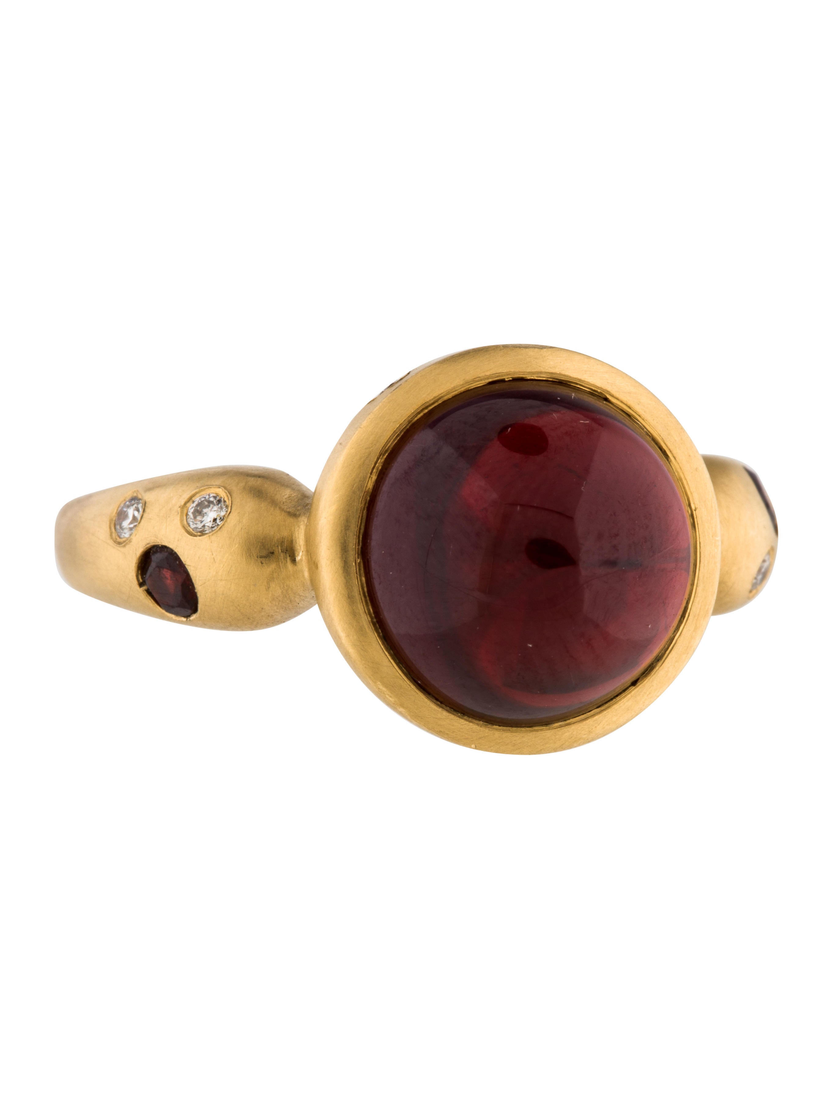 Ring 18K Garnet & Diamond Cocktail Ring