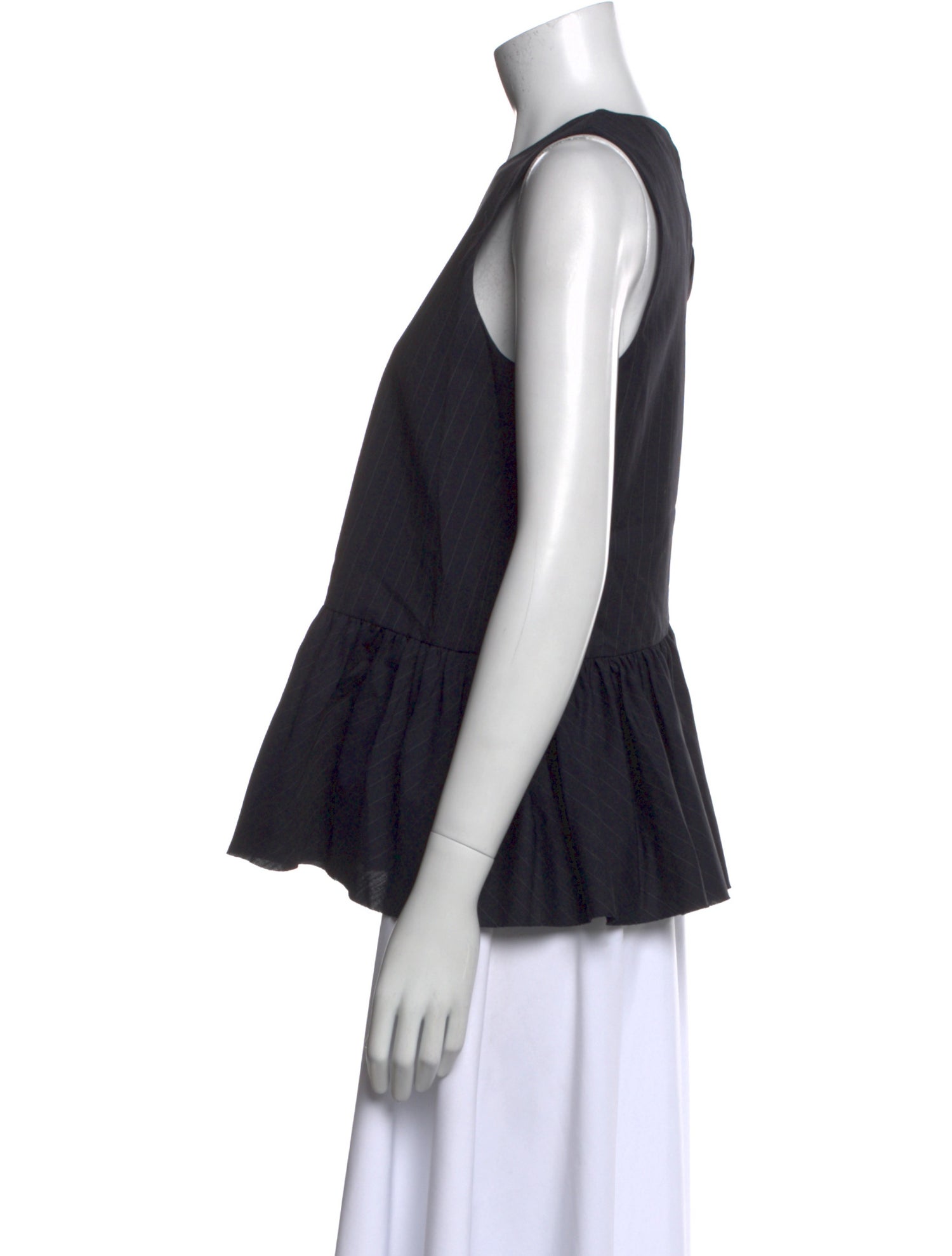 R/R Studio Crew Neck Sleeveless Top