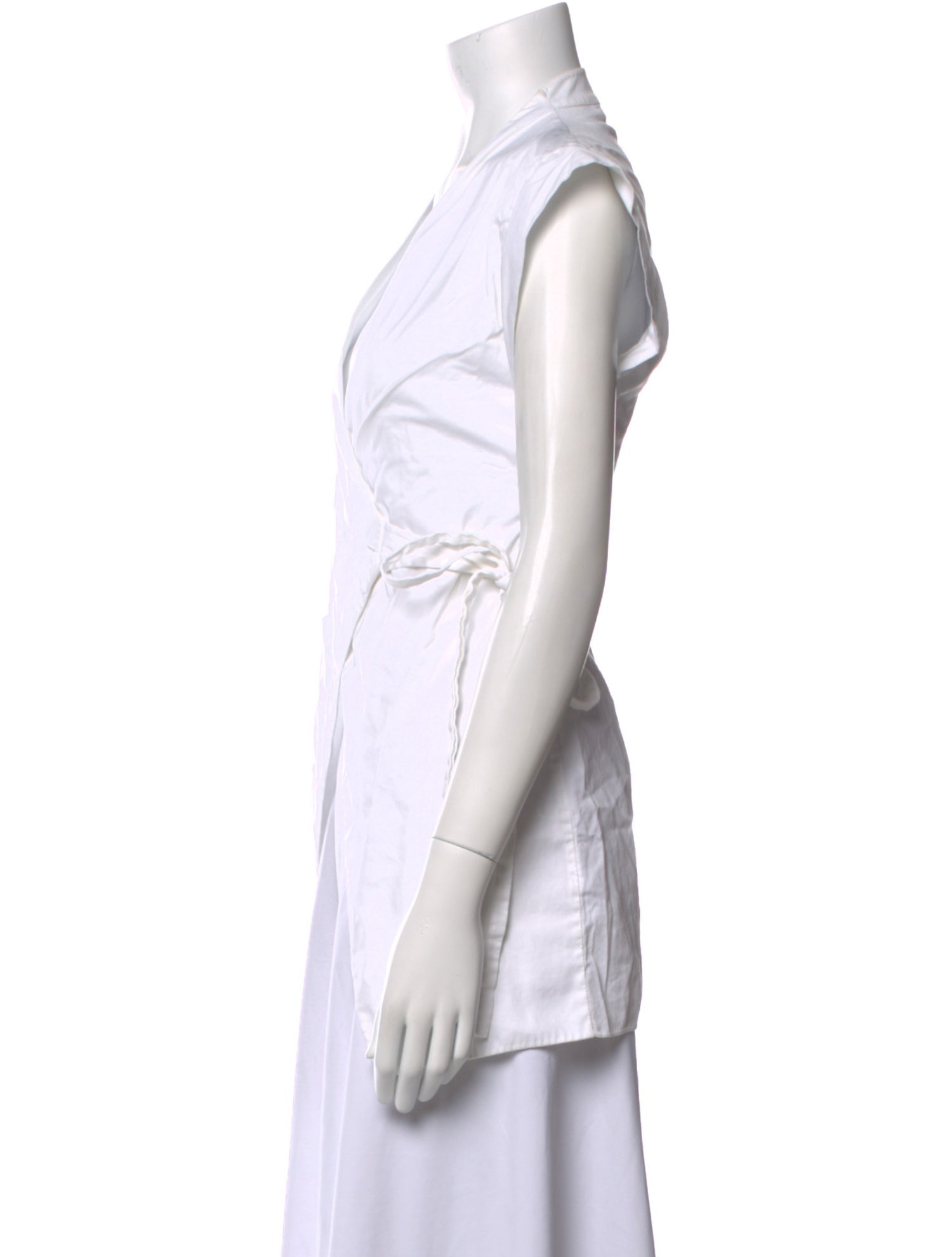 Saffiya V-Neck Sleeveless Top