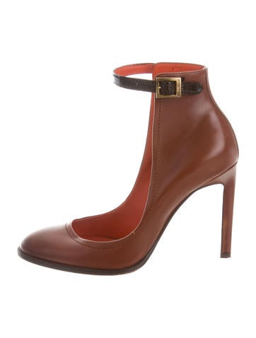 Santoni Round-Toe Leather Pumps