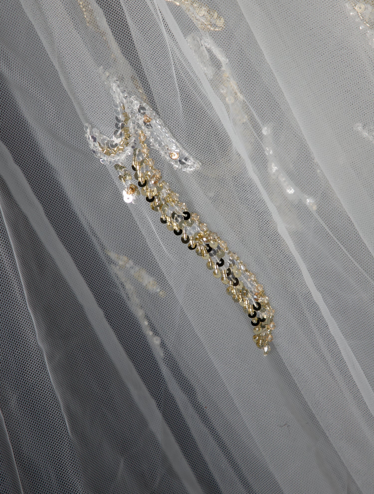 Saiid Kobeisy white mesh veil w/Tags