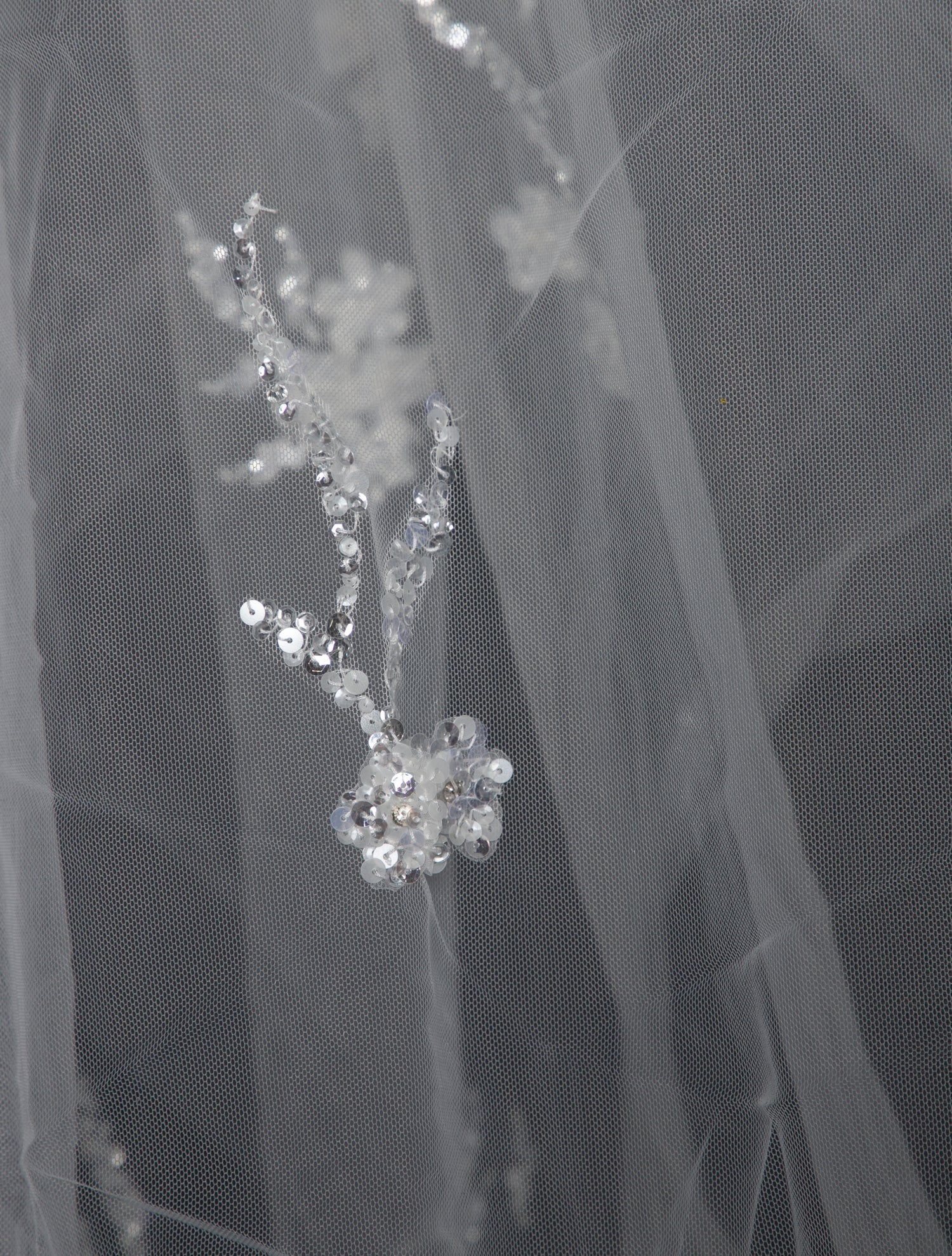 Saiid Kobeisy white mesh veil w/Tags