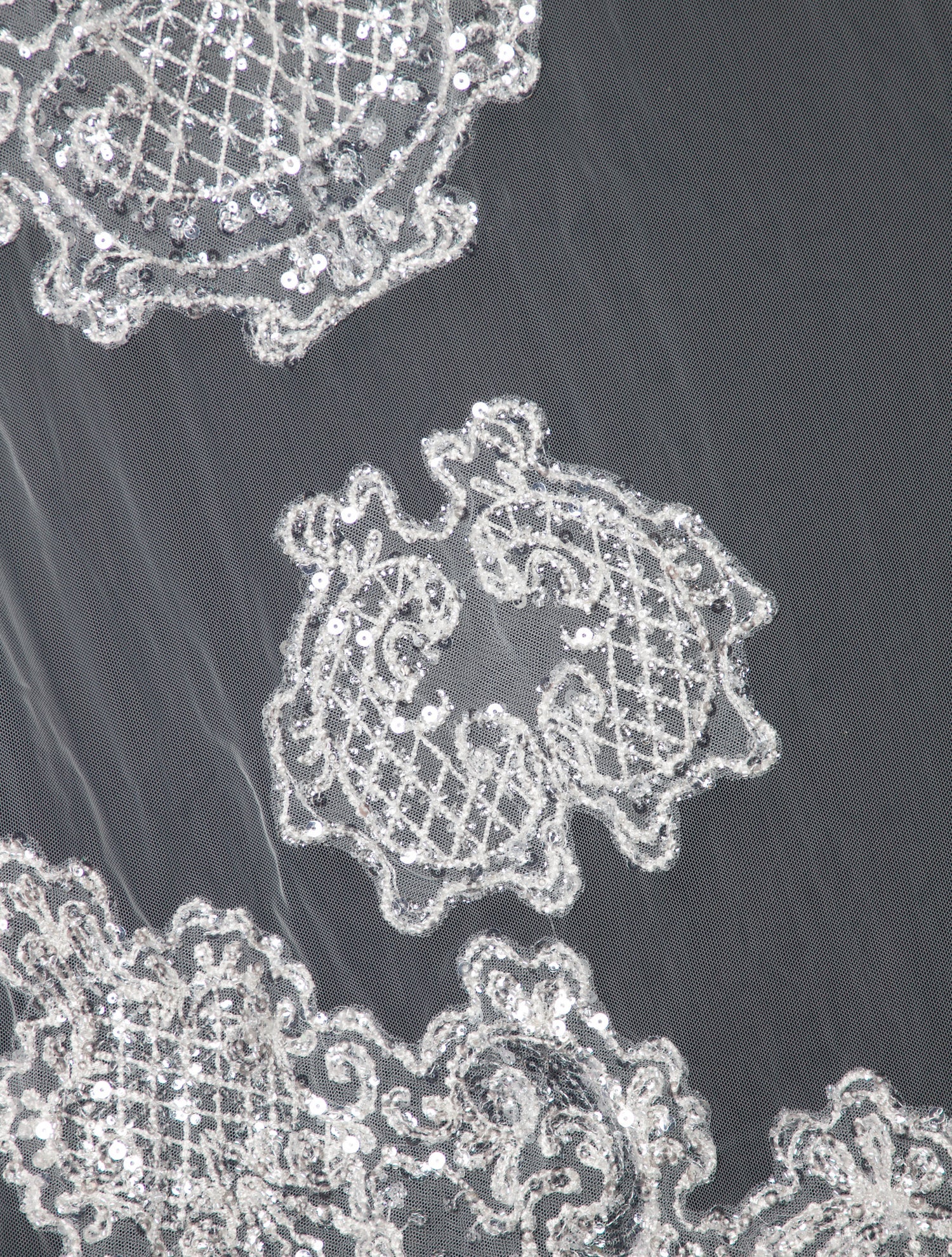 Saiid Kobeisy White nesh veil w/Tags