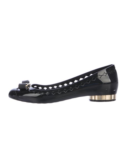 Salvatore Ferragamo Round-Toe Ballet Flats Black