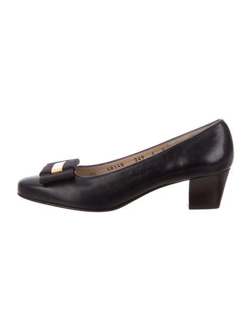 Salvatore Ferragamo Leather Pumps Blue