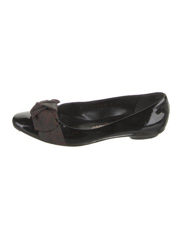 Salvatore Ferragamo Flats Patent Leather Bow Accents Us7, It37 | 7