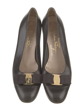 Salvatore Ferragamo Vara Bow Accent Leather Pumps