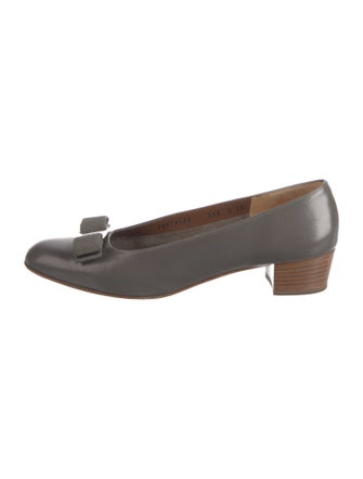 Salvatore Ferragamo Vara Bow Accent Leather Pumps
