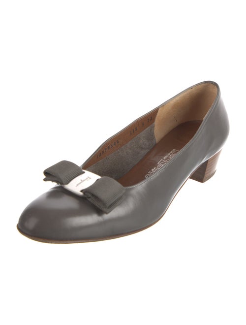 Salvatore Ferragamo Vara Bow Accent Leather Pumps
