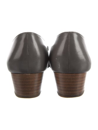 Salvatore Ferragamo Vara Bow Accent Leather Pumps