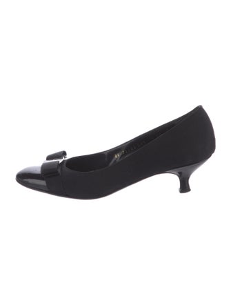 Salvatore Ferragamo Vara Bow Accent Grosgrain Trim Pumps