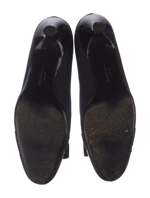 Salvatore Ferragamo Vara Bow Accent Grosgrain Trim Pumps