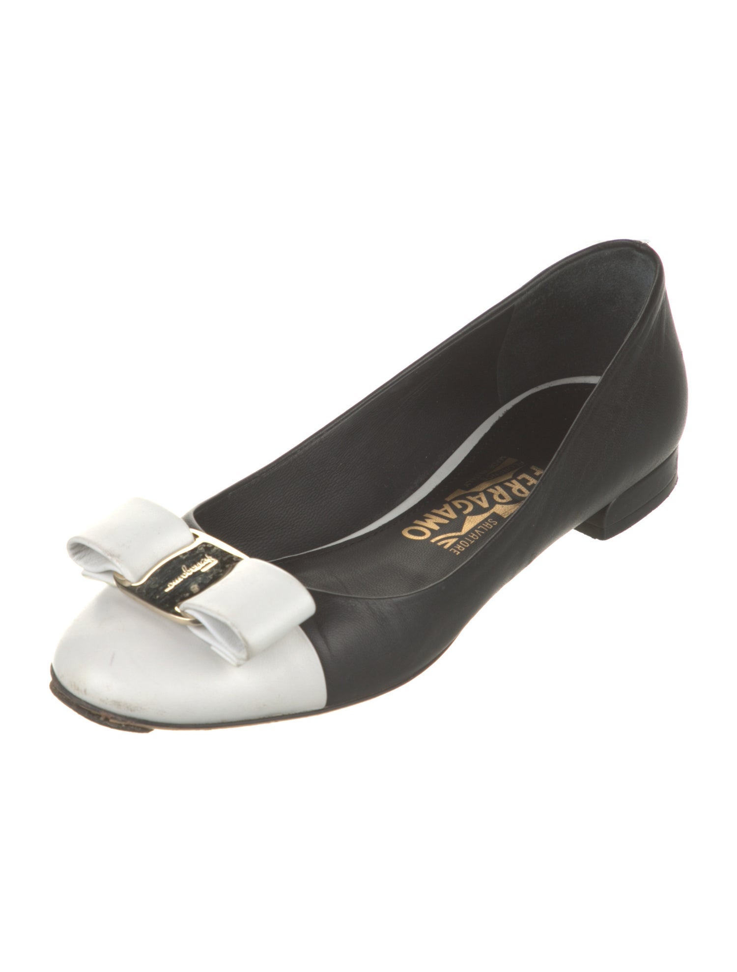 Salvatore Ferragamo Vara Bow Accent Leather Flats