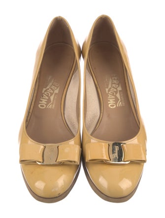 Salvatore Ferragamo Vara Bow Accent Patent Leather Pumps