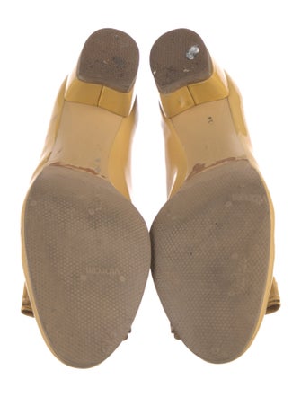 Salvatore Ferragamo Vara Bow Accent Patent Leather Pumps