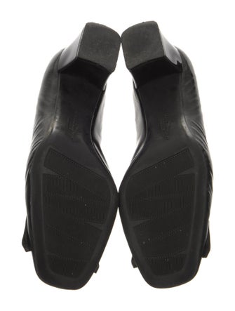 Salvatore Ferragamo Vara Bow Accent Patent Leather Pumps