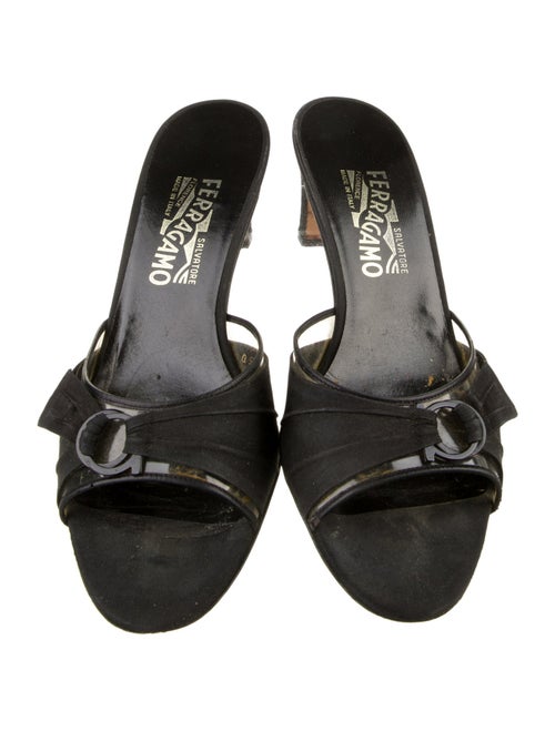 Salvatore Ferragamo Vara Bow Accent Bow Accents Slides