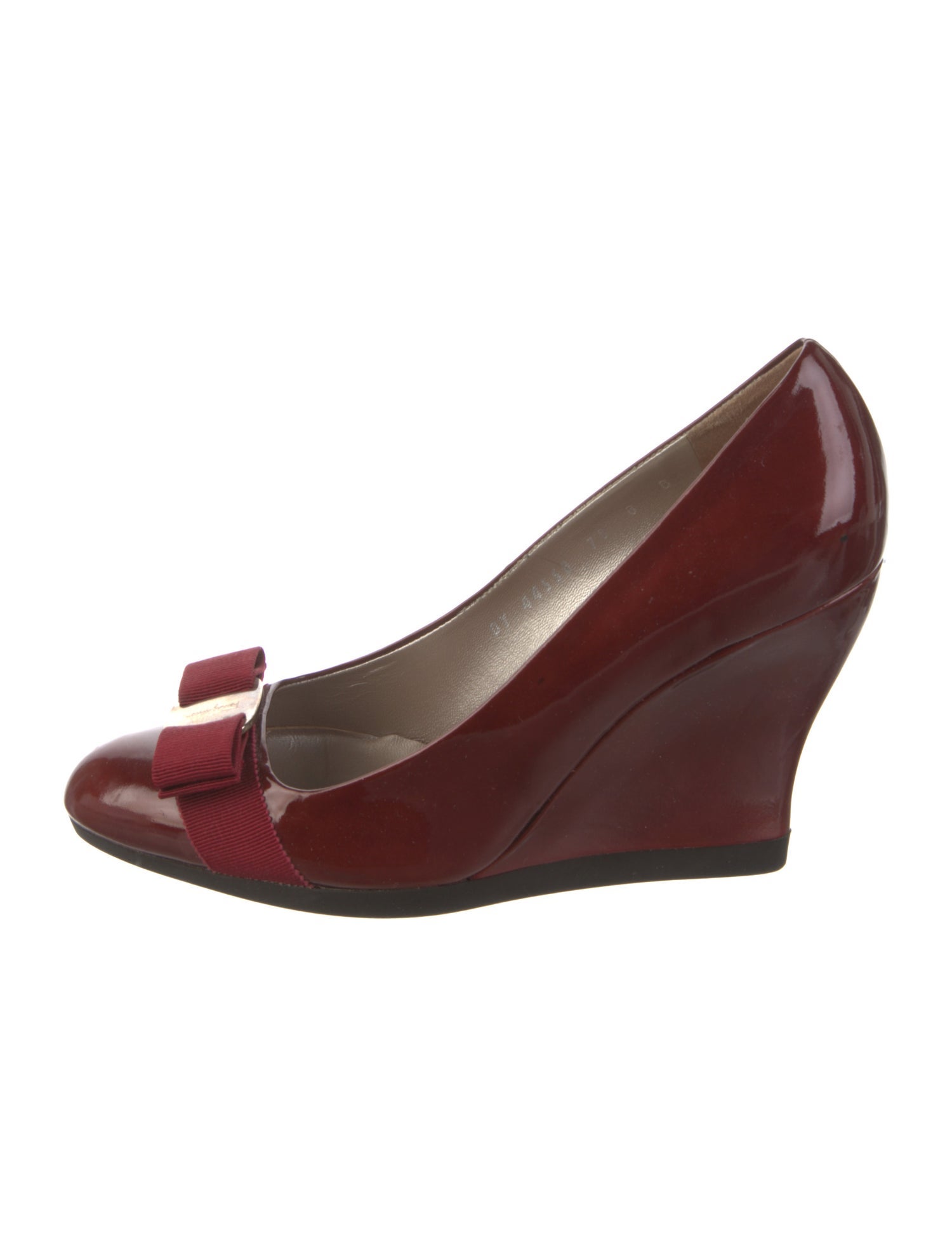 Salvatore Ferragamo Vara Bow Accent Patent Leather Pumps