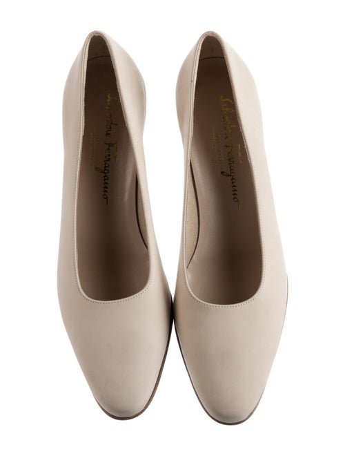 Salvatore Ferragamo Vara Bow Accent Leather Flats
