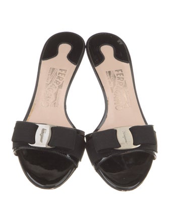 Salvatore Ferragamo Vara Bow Accent Patent Leather Slides