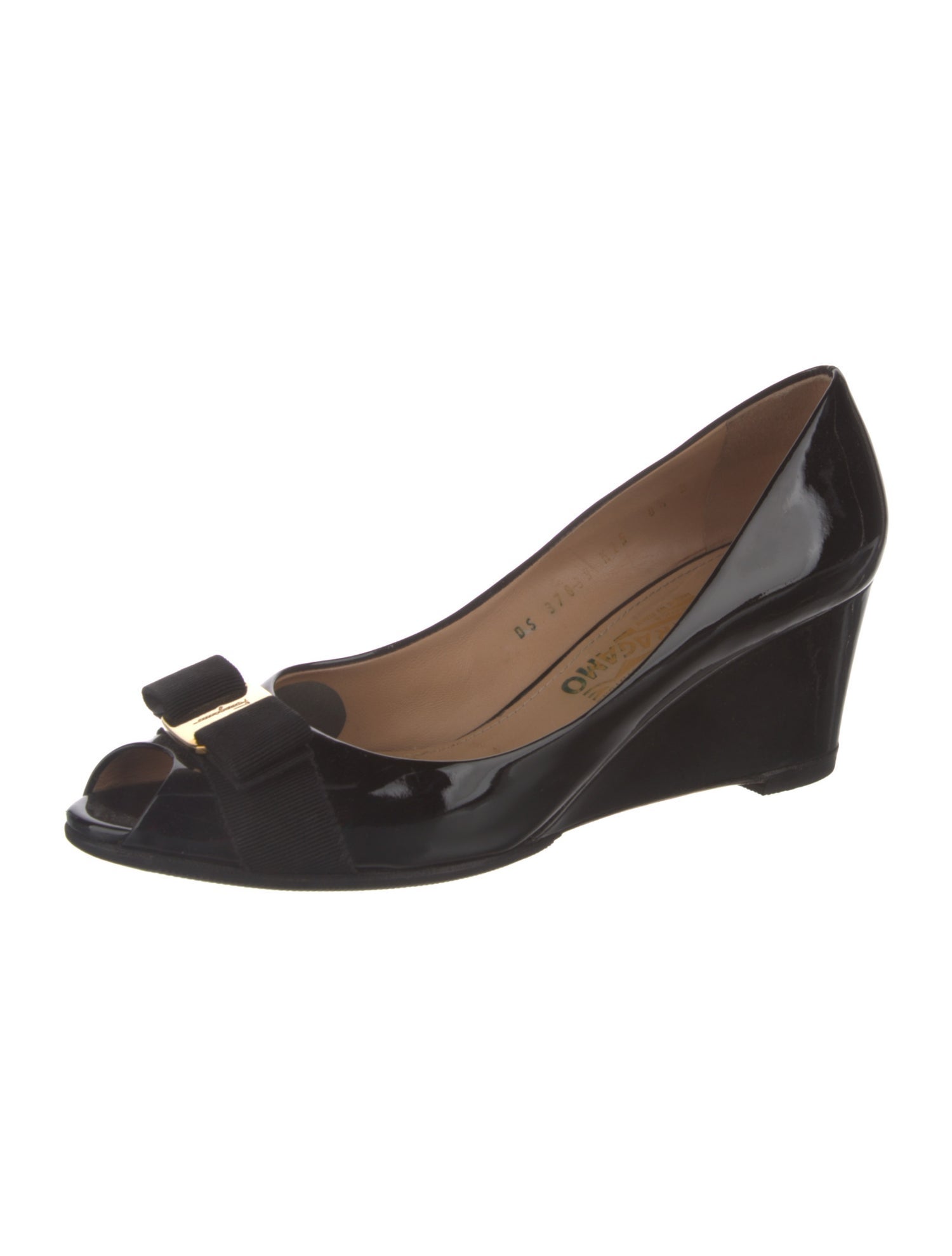 Salvatore Ferragamo Vara Bow Accent Patent Leather Pumps